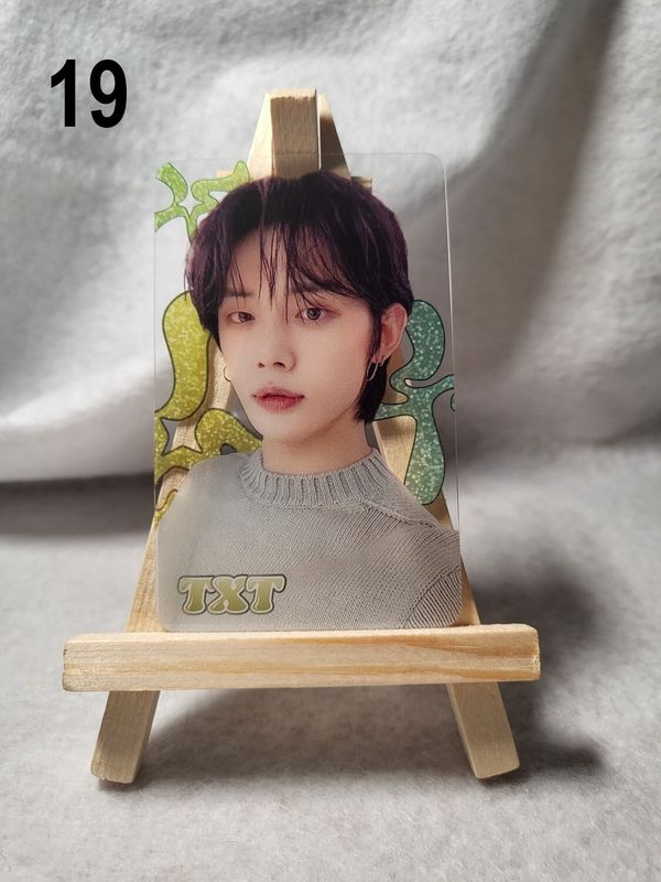 Photocards transparentes TXT (TOMORROW X TOGETHER) – L’essentiel pour les MOA !