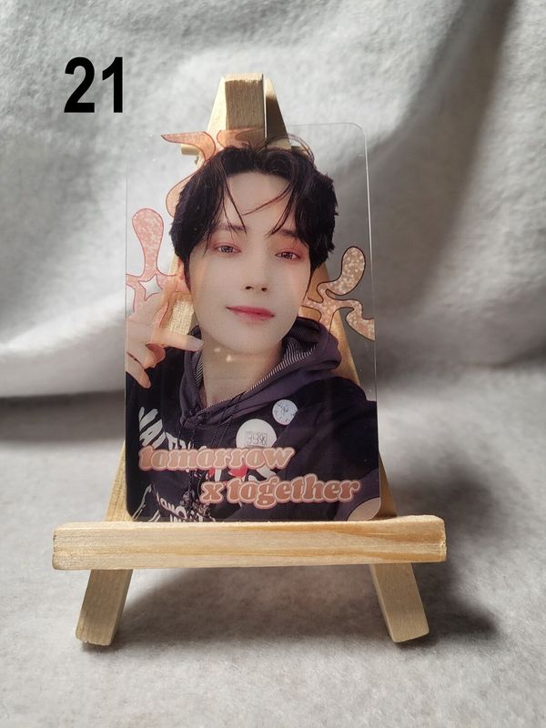 Photocards transparentes TXT (TOMORROW X TOGETHER) – L’essentiel pour les MOA !