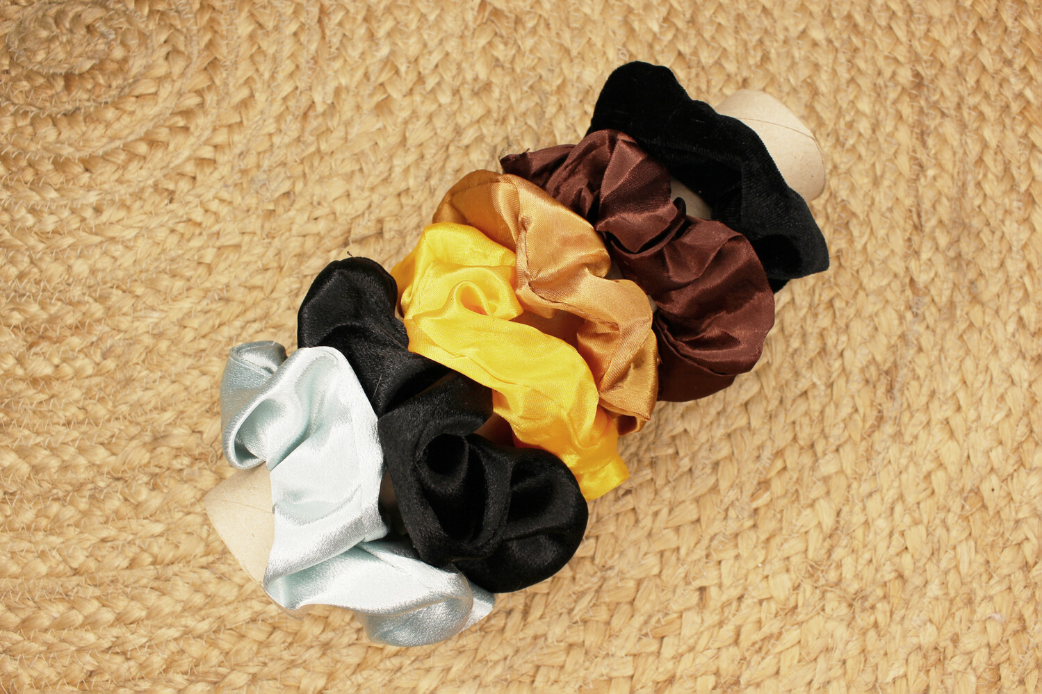 Satiininen scrunchie