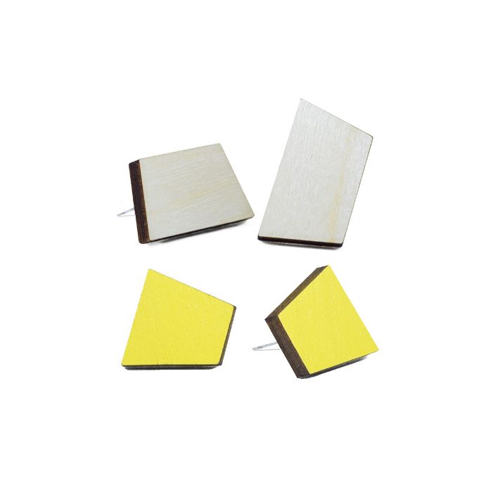 Rehti S nappikorvikset