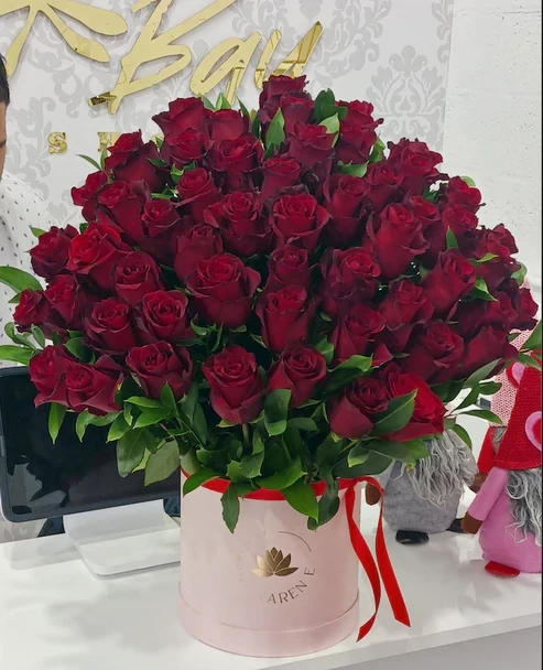 Box of 50+ Fresh Roses