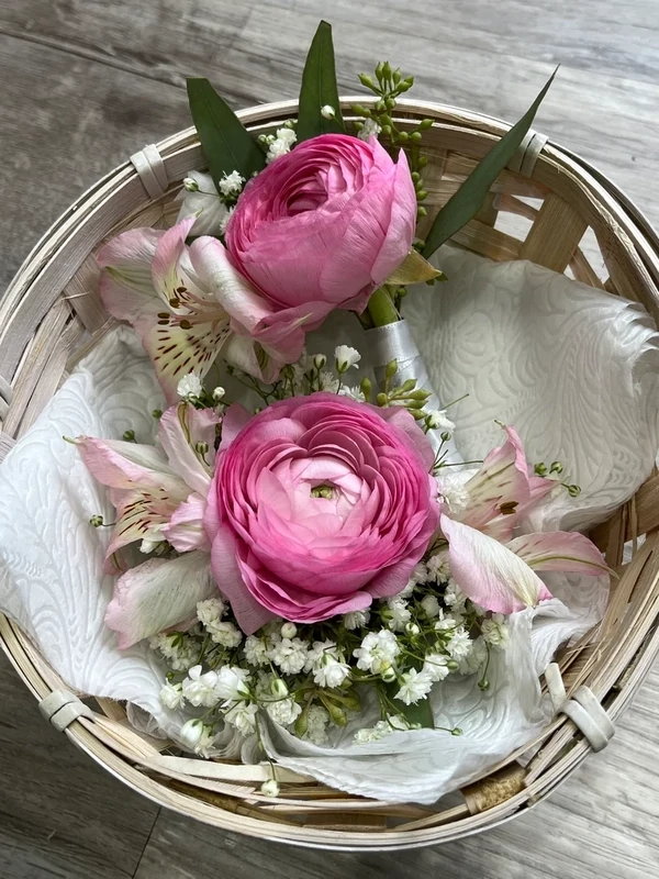 Boutonniere & Corsage Deluxe