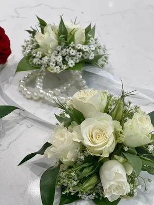 Corsage & Boutonnière Traditional Standard