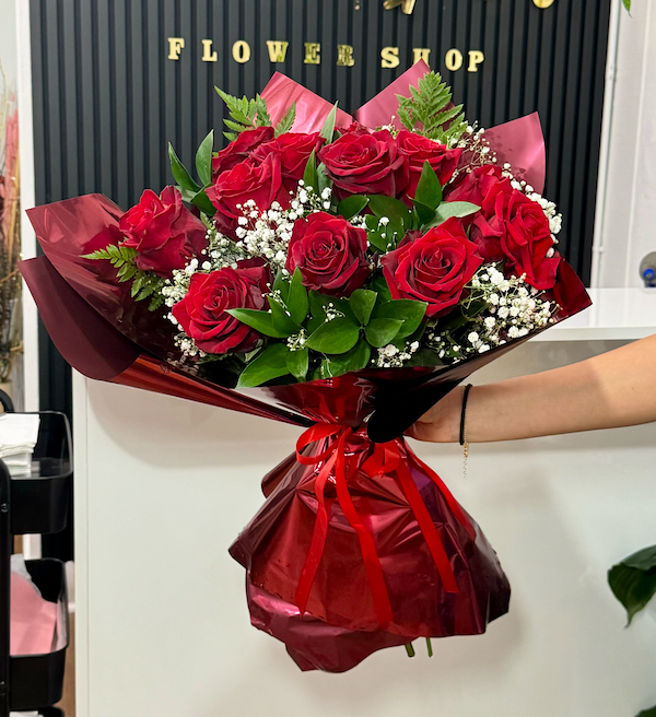 Dozen Roses Hand-Bouquet
