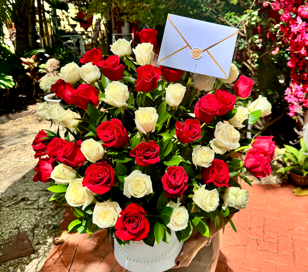 Box of 50+ Fresh Roses White & Red