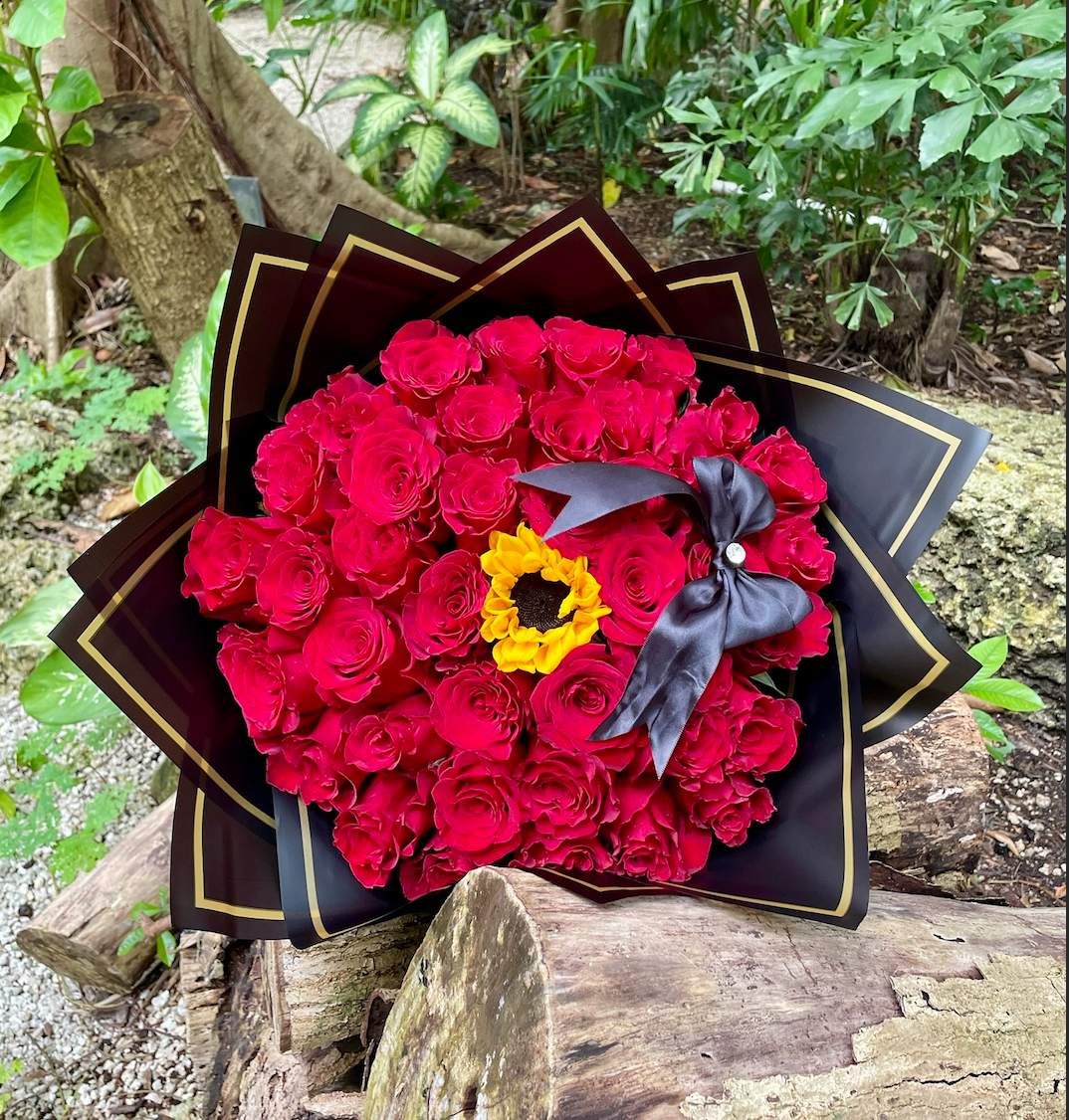 Golden Heart Hand-Bouquet