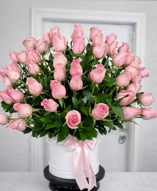 Box of 50+ Fresh Roses Lpink