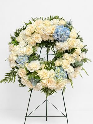 Serenity Blue & white Wreath Deluxe