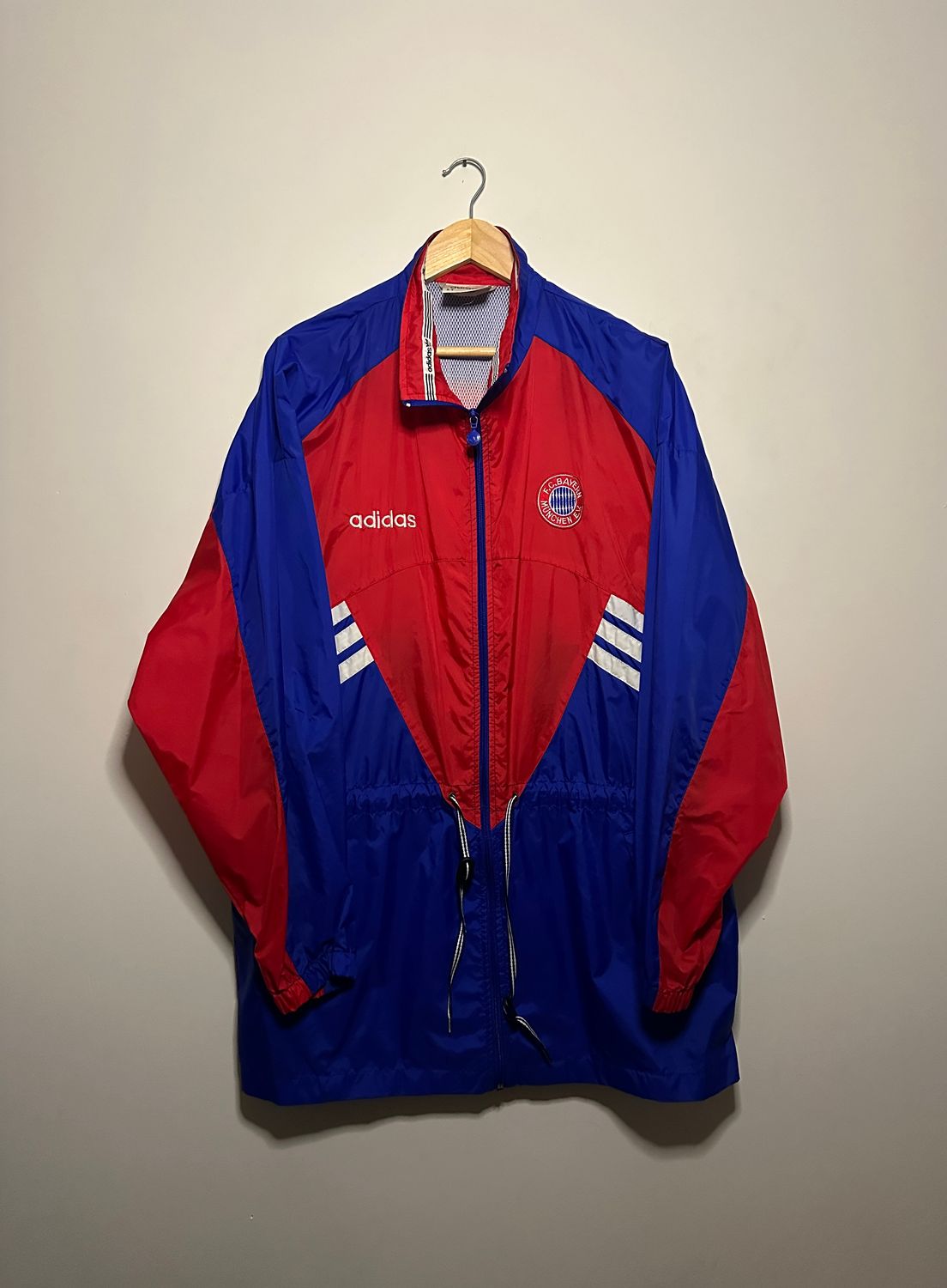 Bayern Munich 90&#39;s training warm up bench jacket (XL)