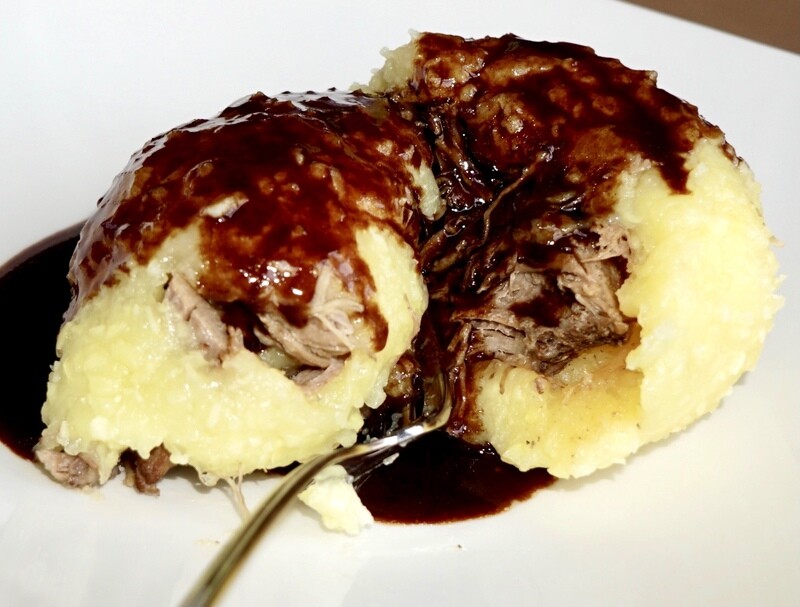 Schmidt's Kloß XL "DAS ORIGINAL"- 2 Stück (mit gezupftem sächsischen Kalbfleisch gefüllter Kartoffelkloß - nur Selbstabholung, kein Versand, täglich verfügbar!) vegetarische Variante möglich! Schmidt's Kloß XL "DAS ORIGINAL"- 2 Stück (mit gezupftem sächsischen Kalbfleisch gefüllter Kartoffelkloß - nur Selbstabholung, kein Versand, täglich verfügbar!) vegetarische Variante möglich!
