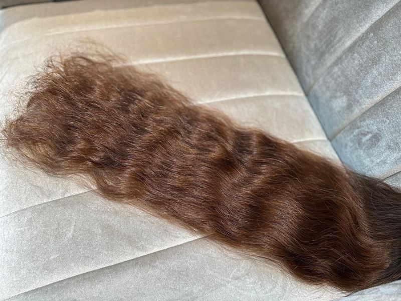 13. Naturgewellte Schnitthaartresse 13. Naturgewellte Schnitthaartresse
