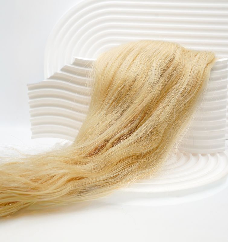 5. Naturgewellte Schnitthaartresse 5. Naturgewellte Schnitthaartresse