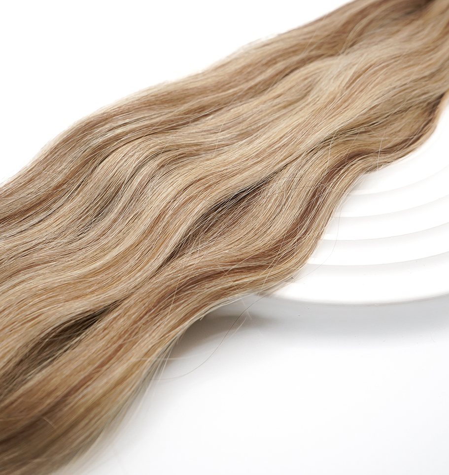 Ashlyn slawische Bondings gewellt