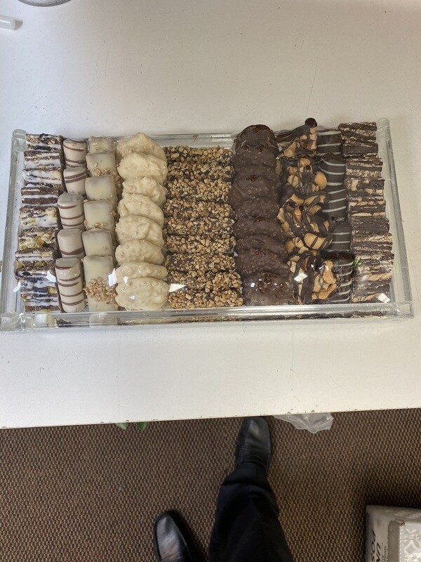 Mirror Tray With Chocolates Rec 