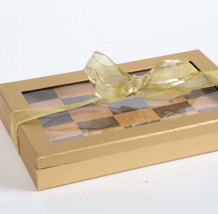Gold peanut chew deluxe gift box