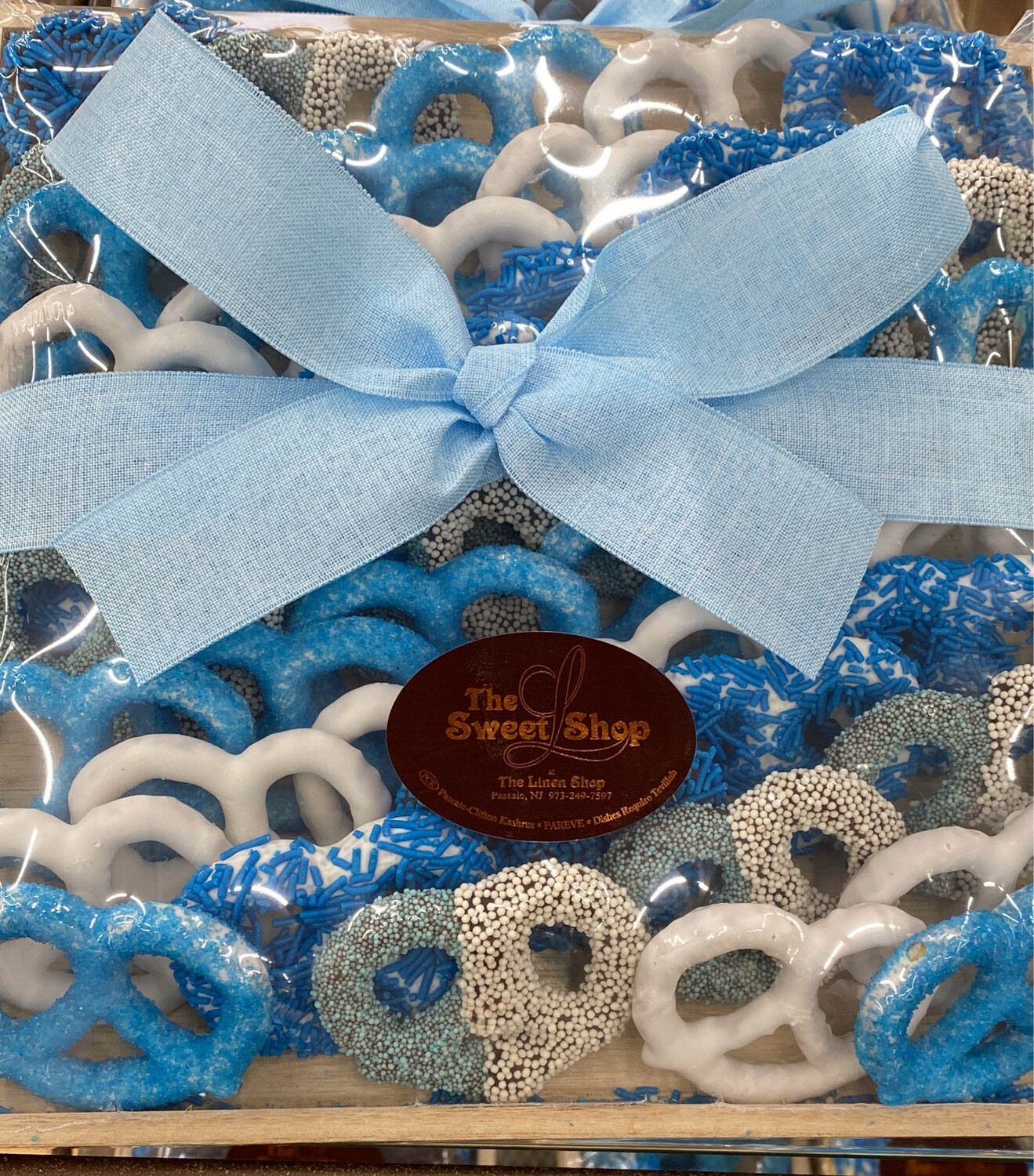 Blue Wood Square Pretzel Tray