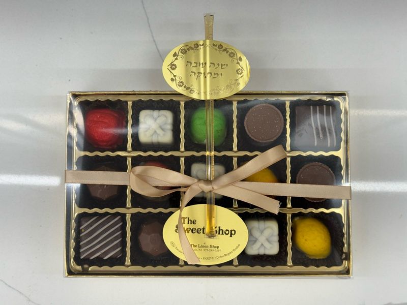 Truffle Box With Honey Straw