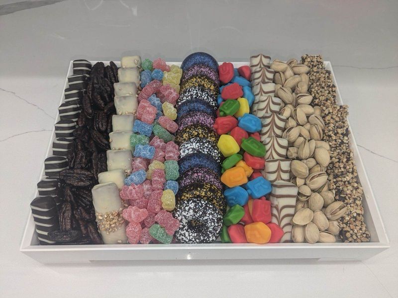 Guzzini Essence Acrylic Tray With Chocolate Donuts