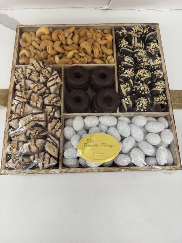 Wood 5 Section Chocolate/Nuts