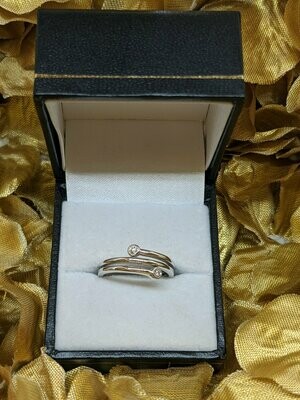18ct White Gold Diamond Wraparound Ring 0.07ct