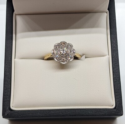 18ct Gold Vintage Design Flower Cluster Diamond Ring 0.92ct