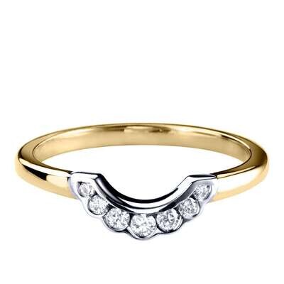 18ct Gold Diamond Shaped Wedding Ring