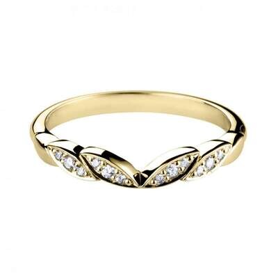 18ct Yellow Gold Diamond Shaped Wedding Ring