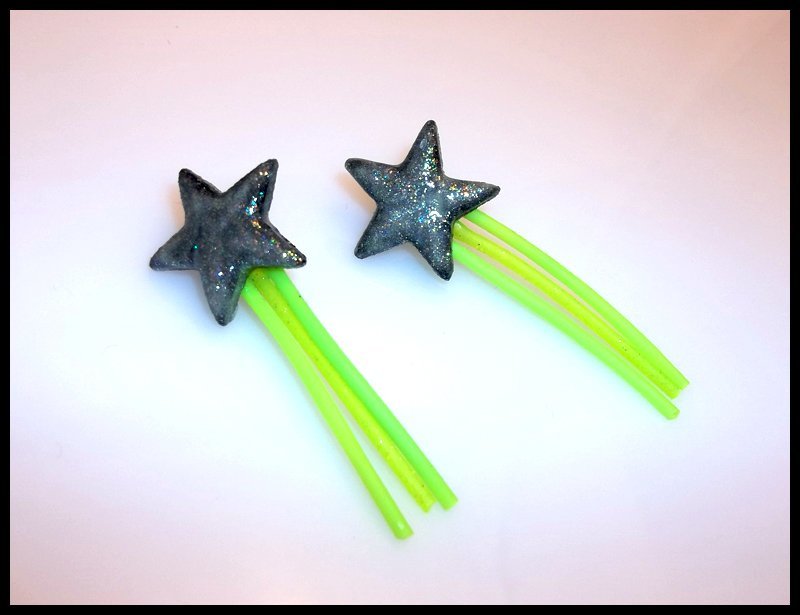 Glowing Vinyl Shooting Star Stud Earrings