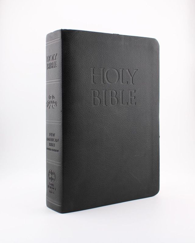 NABRE - New American Bible Revised Edition (Black Deluxe Leatherette)