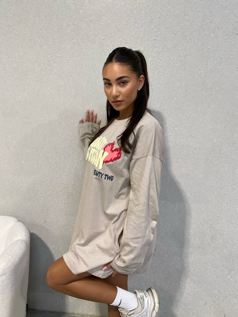 CAN'T FIND ME IN CROWDS LONGSLEEVE -BEIGE