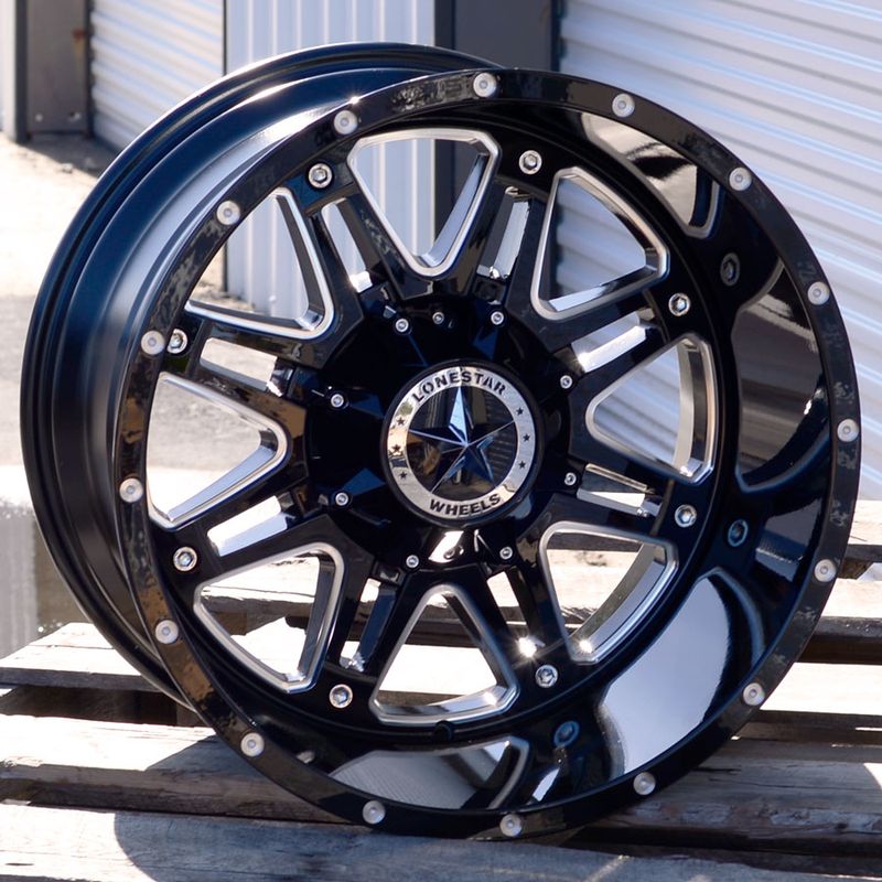 20x12 Outlaws and 33 MT tire 20x12 Outlaws and 33 MT tire