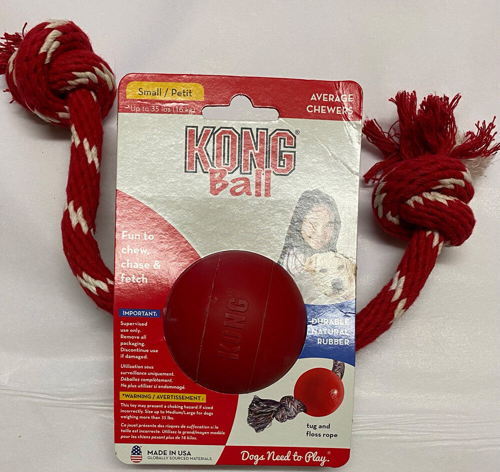 KONG Dog Ball with rope_ red. Small / Petit