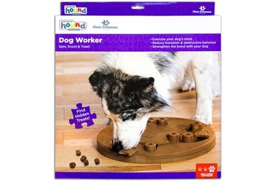 Dog Worker - Spin, Scoot &amp; Treat by Nina Ottosson Level 3 Brown