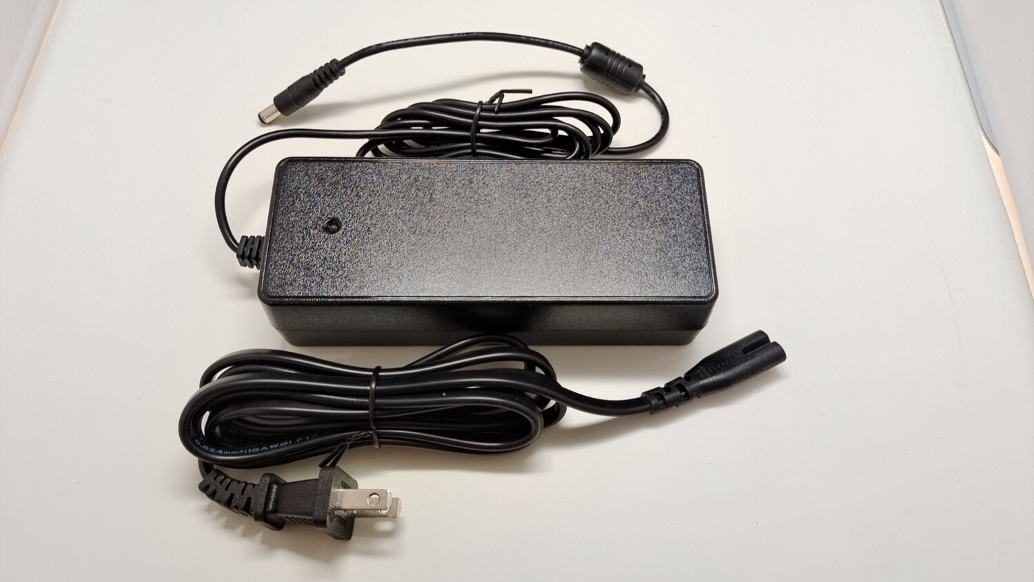 DESKTOP LED DRIVER 12V 7A 84W