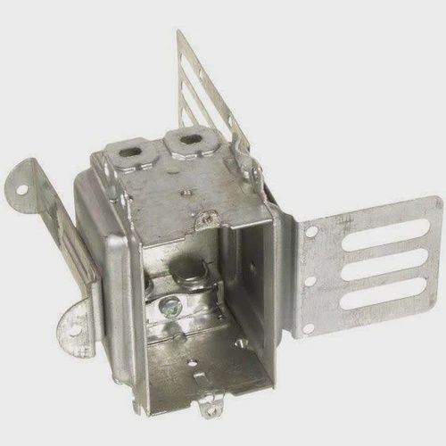 STEEL STUD GANGABLE BOX 3&#39;&#39;X 2&#39;&#39;X 2&#39;&#39;, 12 CU. IN W/CLAMPS