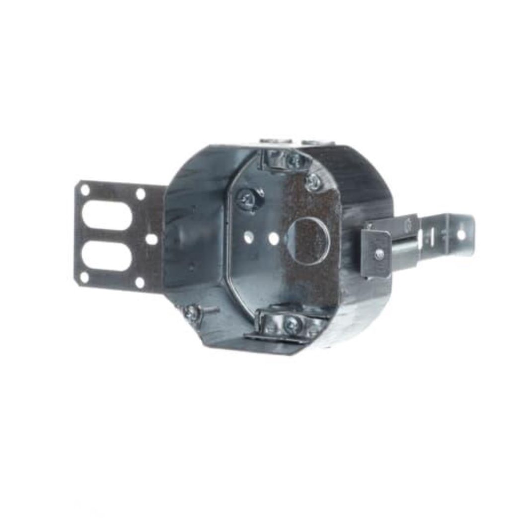 STEEL STUD OCTAGON BOX 4&#39;&#39;X 4&#39;&#39;X 2-1/8&#39;&#39;, 21 CU. IN W/ CLAMP