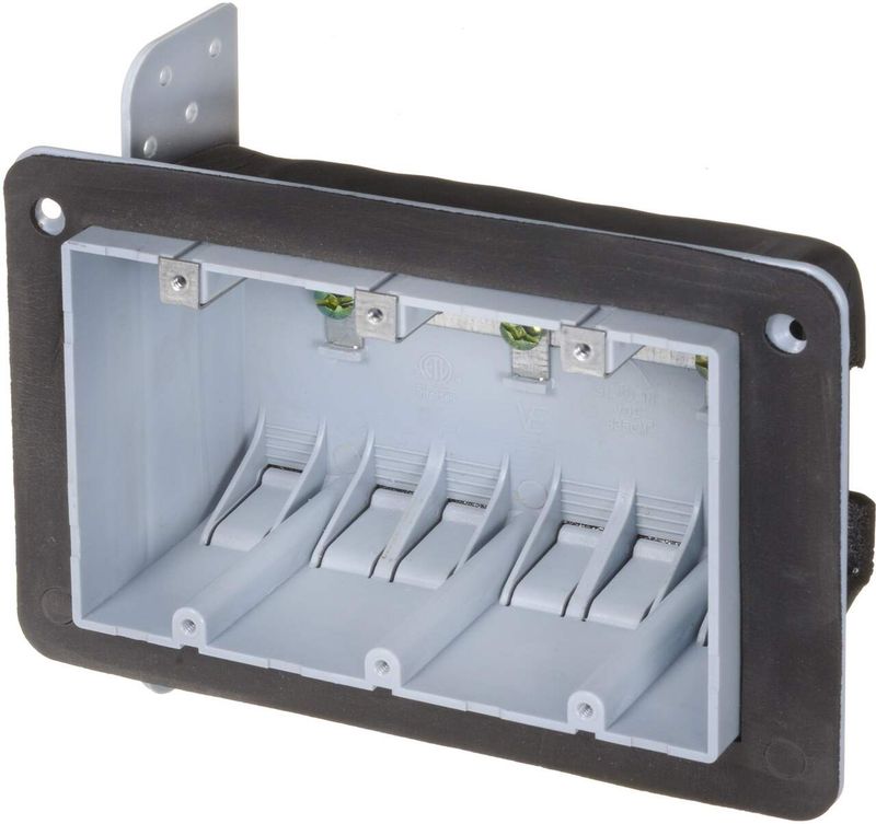 SLH-3A PLASTIC DEVICE BOX 3GANG W/ VAP