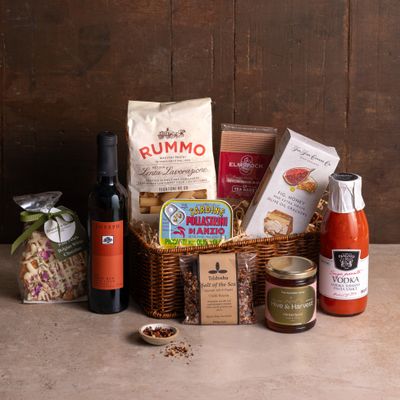 GOURMET HAMPER, GOURMET FOOD HAMPER, FOOD HAMPER, FOOD HAMPER BRISBANE, HAMPER DELIVEY BRISBANE, ITALIAN FOOD HAMPER, GIFT HAMPER, GIFT HAMPER BRISBANE, GIFT HAMPER DELIVERY, FRESH FOOD BOX, FRESH FOOD BOX DELIVERY