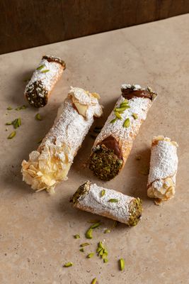 cannoli catering whole size cakes and desserts