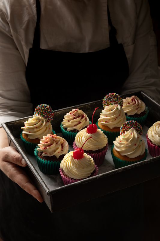 Mini cakes &amp; tarts