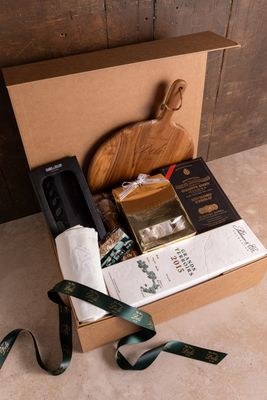 corporate hampers Brisbane, corporate boxed hampers, corporate hamper delivery Brisbane, corporate hampers, gourmet hamper