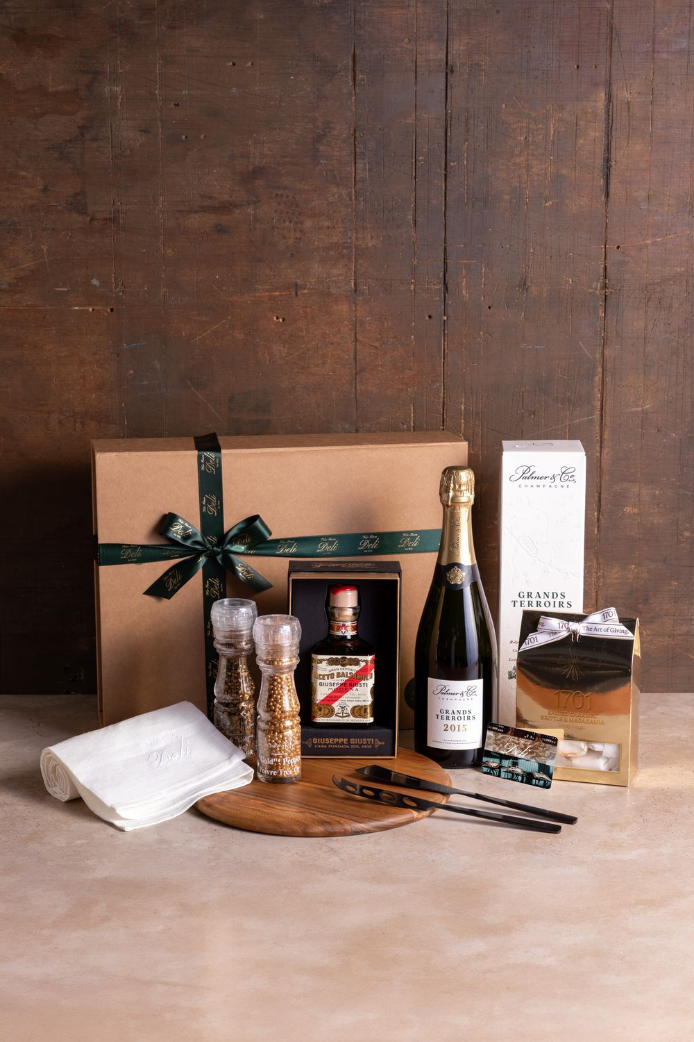 corporate hampers Brisbane, corporate boxed hampers, corporate hamper delivery Brisbane, corporate hampers, gourmet hamper, g