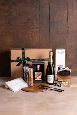 corporate hampers Brisbane, corporate boxed hampers, corporate hamper delivery Brisbane, corporate hampers, gourmet hamper, g