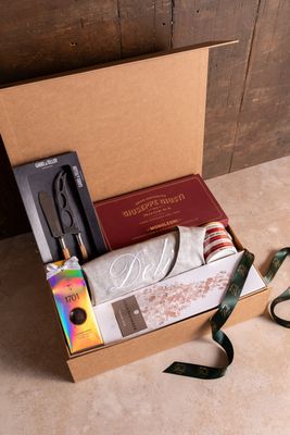 corporate hampers Brisbane, corporate boxed hampers, corporate hamper delivery Brisbane, corporate hampers, gourmet hamper, g