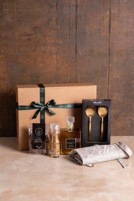 corporate hampers Brisbane, corporate boxed hampers, corporate hamper delivery Brisbane, corporate hampers, gourmet hamper, g