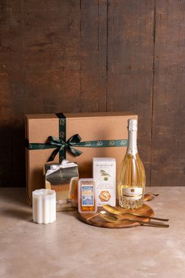 corporate hampers Brisbane, corporate boxed hampers, corporate hamper delivery Brisbane, corporate hampers, gourmet hamper, g