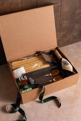 corporate gift boxes brisbane, corporate hampers brisbane, corporate hampers, corporate gift ideas, brsbane gift delivery,