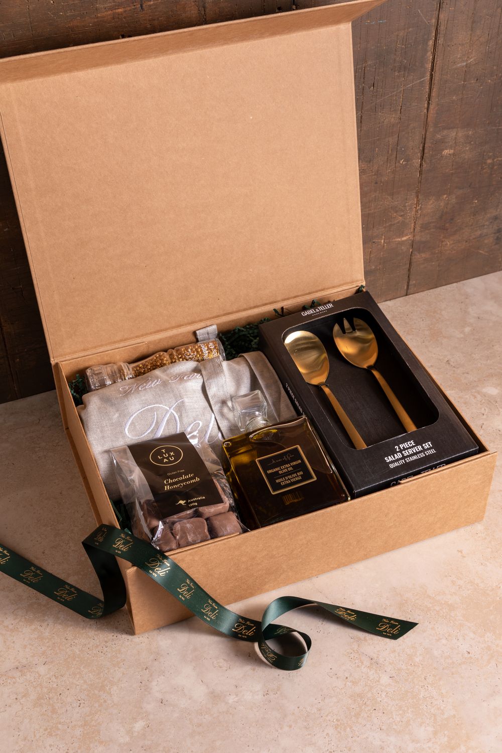 corporate hampers Brisbane, corporate boxed hampers, corporate hamper delivery Brisbane, corporate hampers, gourmet hamper, g