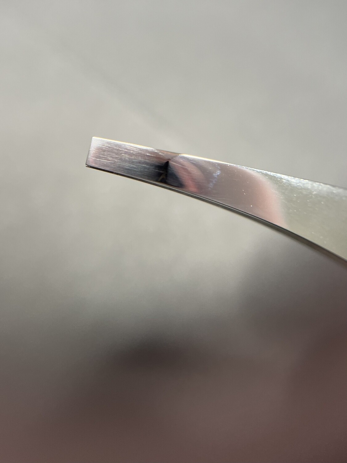 Flat Precision Tweezer