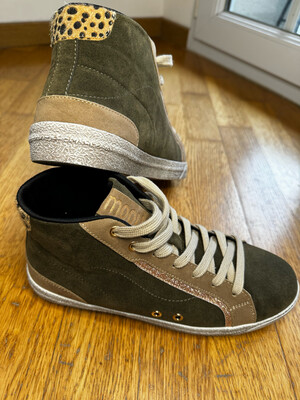 Baskets kaki et beige